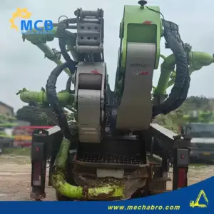 No. 240423P452, 2020 Zoomlion 63m concrete pump truck