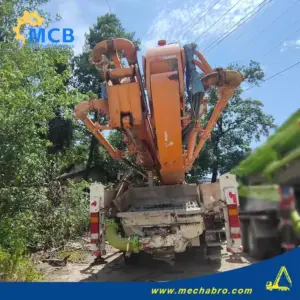 No. 240709P527, 2014 Zoomlion 52m concrete pump truck