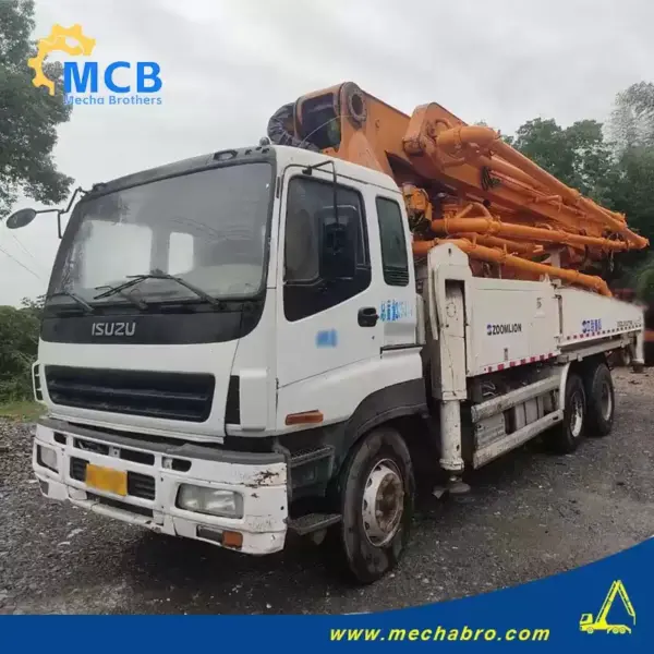 No. 240726P535, 2014 Zoomlion 47m concrete pump truck