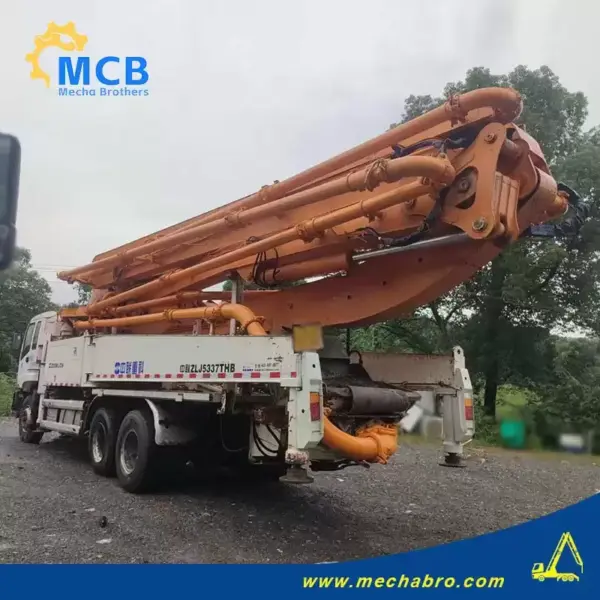 No. 240726P535, 2014 Zoomlion 47m concrete pump truck