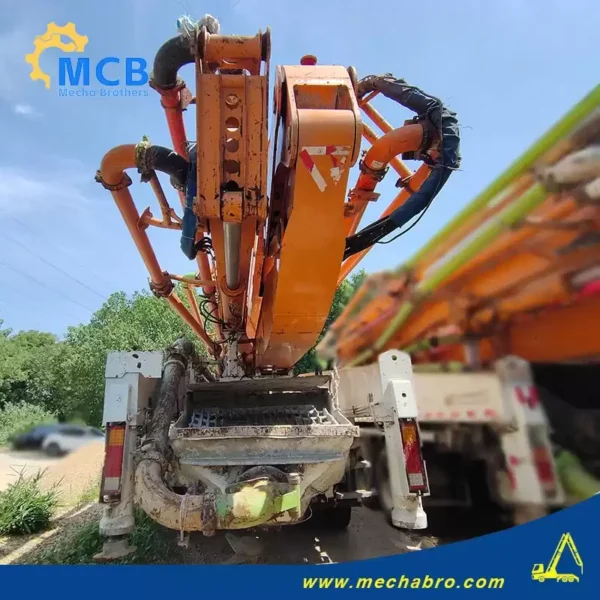 1722324691767795.jpg.webp No. 240724P534, 2013 Zoomlion 56m concrete pump truck