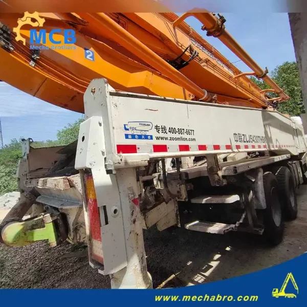 1722324691808811.jpg.webp No. 240724P534, 2013 Zoomlion 56m concrete pump truck