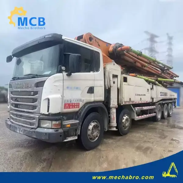 No. 240729P538, 2013 Zoomlion 60m concrete pump truck