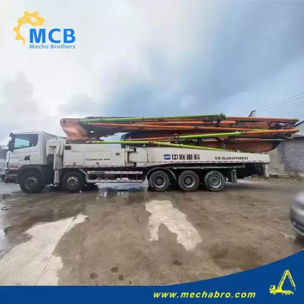 No. 240729P538, 2013 Zoomlion 60m concrete pump truck