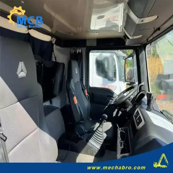 No. 240806P542, 2022 Zoomlion 70m concrete pump truck