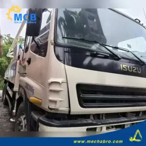 No. 240920P580, 2011 Zoomlion 37m concrete pump truck