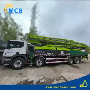 No.240920P581, 2013 Zoomlion 56m concrete pump truck