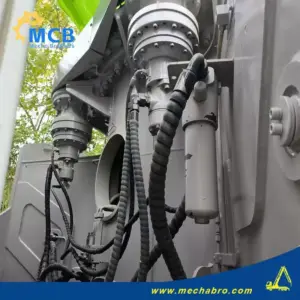 No.240920P581, 2013 Zoomlion 56m concrete pump truck