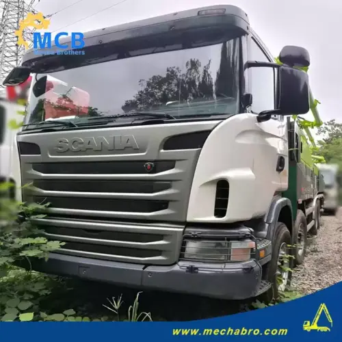 No. 240920P582, 2012 Zoomlion 63m concrete pump truck