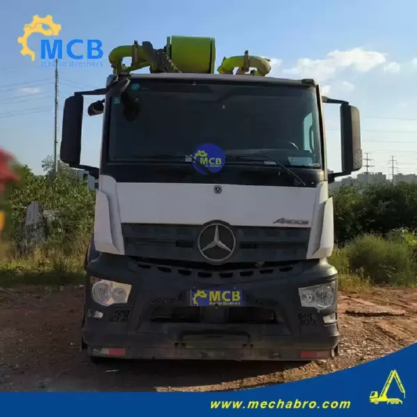 No. 240923P583, 2020 Zoomlion 63m concrete pump truck