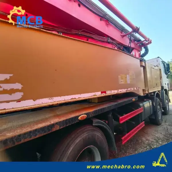 No. 240923P586, 2019 Sany 56m concrete pump truck