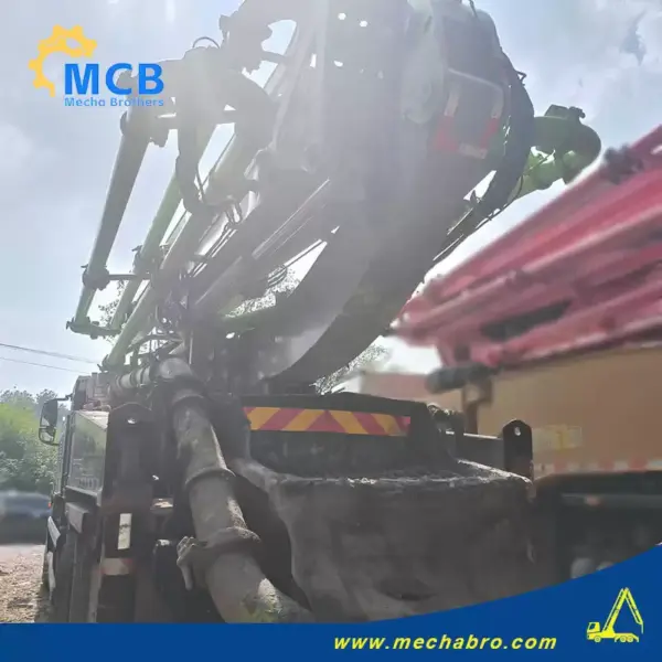 No. 241101P604, 2022 Zoomlion 38m concrete pump truck