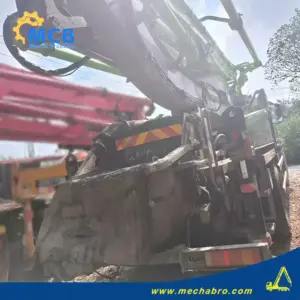 No. 241101P604, 2022 Zoomlion 38m concrete pump truck