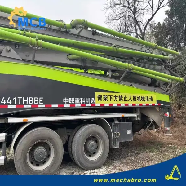 1737442330798721.jpg.webp No. 250108P654, 2020 Zoomlion 63m Concrete Pump Truck