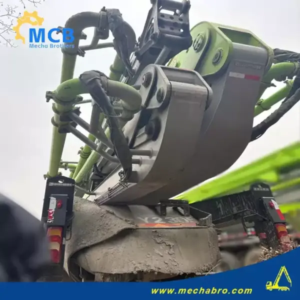 1737442331268357.jpg.webp No. 250108P654, 2020 Zoomlion 63m Concrete Pump Truck