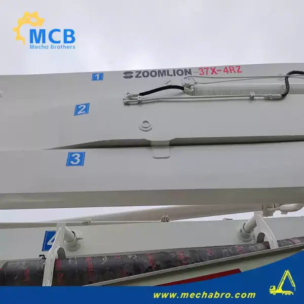 No. 250213P666, 2010 Zoomlion 37m concrete pump truck