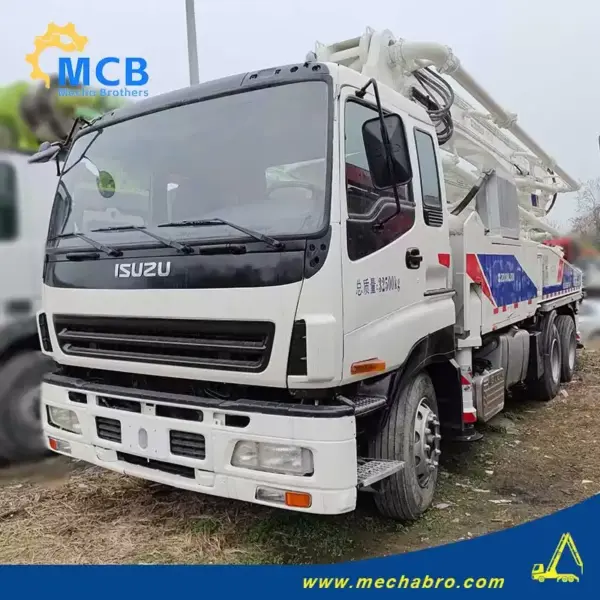 No. 250213P666, 2010 Zoomlion 37m concrete pump truck