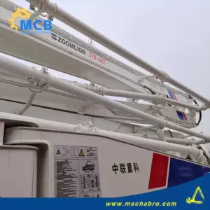 No. 250213P666, 2010 Zoomlion 37m concrete pump truck