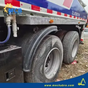 No. 250213P666, 2010 Zoomlion 37m concrete pump truck