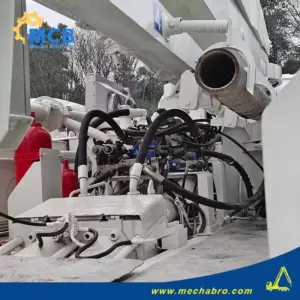 No. 250213P666, 2010 Zoomlion 37m concrete pump truck