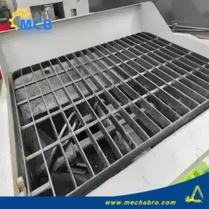 No. 250214P668, 2013 Zoomlion 52m Concrete Pump Truck