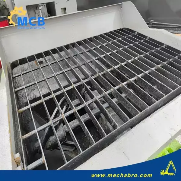 No. 250214P668, 2013 Zoomlion 52m Concrete Pump Truck