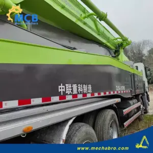 No. 250214P668, 2013 Zoomlion 52m Concrete Pump Truck