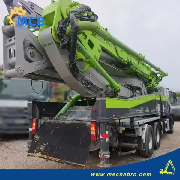 No. 250410P703, 2020 Zoomlion 52m Concrete Pump Truck