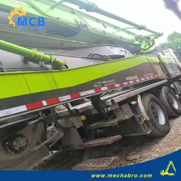 No. 250410P704, 2021 Zoomlion 52m Concrete Pump Truck