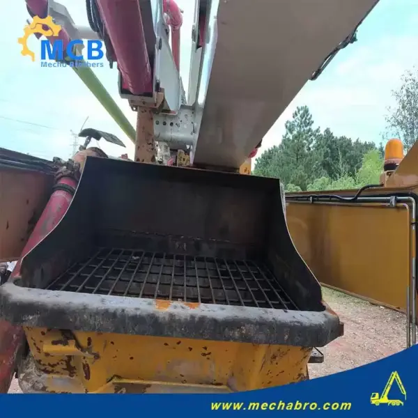 No. 250327P698-8, 2021 XCMG 58m Concrete Pump Truck