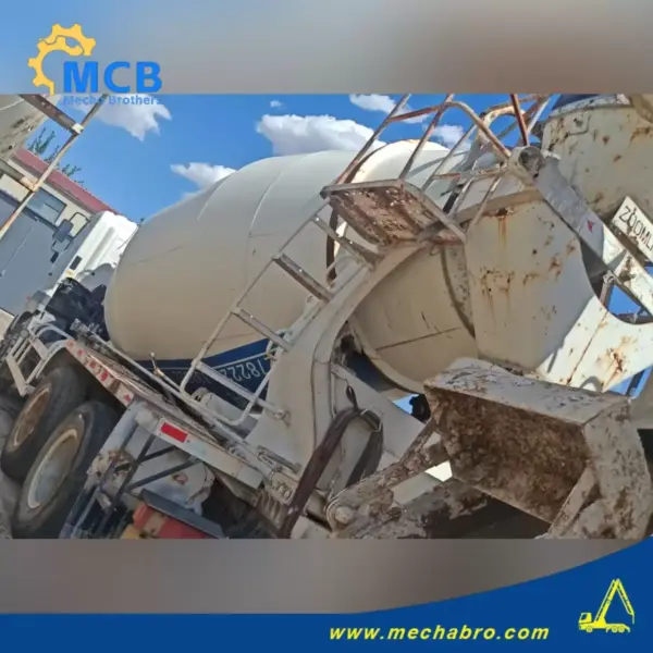 No. 250604P726, 2011  Zoomlion 10m³ Truck Mixer