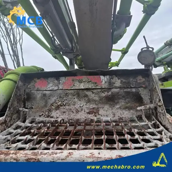 No. 250724P750, 2023 Zoomlion 43m Concrete Pump Truck