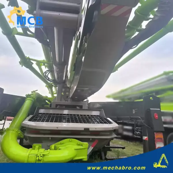 No. 250811P762, 2019 Zoomlion 56m Concrete Pump Truck