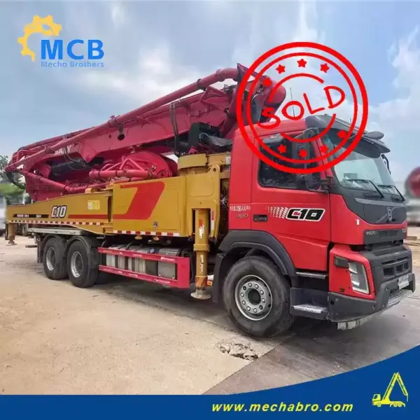 No. 240920P580, 2011 Zoomlion 37m concrete pump truck