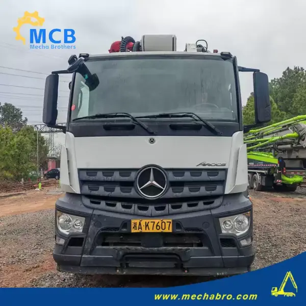 No. 260113P798, 2020 XCMG 62m concrete pump truck