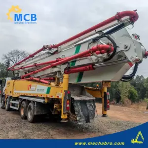 No. 260113P798, 2020 XCMG 62m concrete pump truck